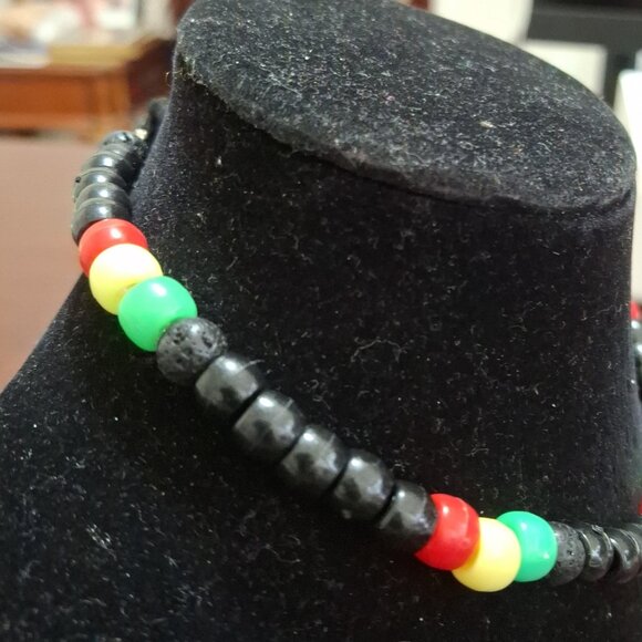 NECKLACE - Picture 2 of 4